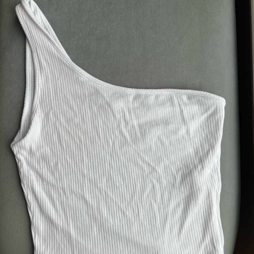 White one shoulder crop top